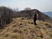 63 Scendiamo dal Castel Regina per passare sul Pizzo Cerro la in fondo